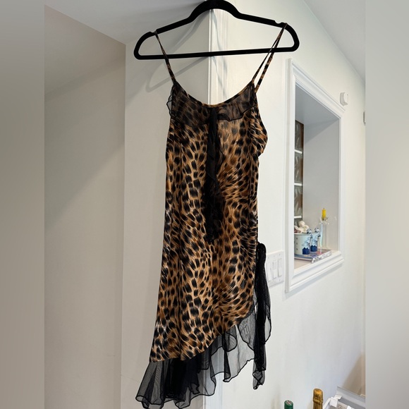 Asymmetrical leopard ruffle dress - Picture 1 of 3